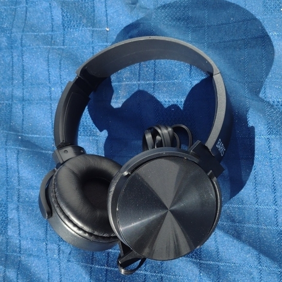 Barks Wired Black Headphones NWOT - Picture 1 of 2